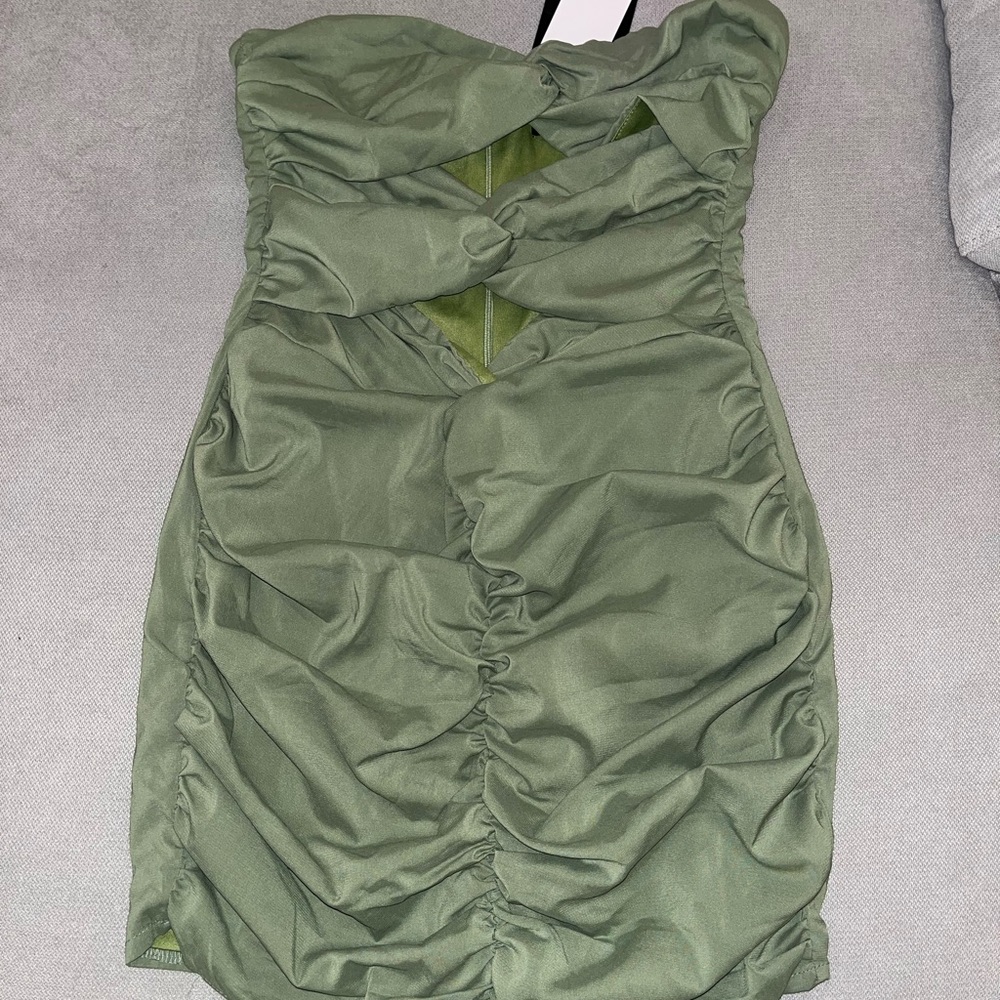 Pretty Little Thing green Dress size 8